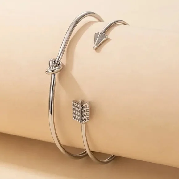 Gold Toned Knotted & Arrow Bracelet - Picture 3 of 5